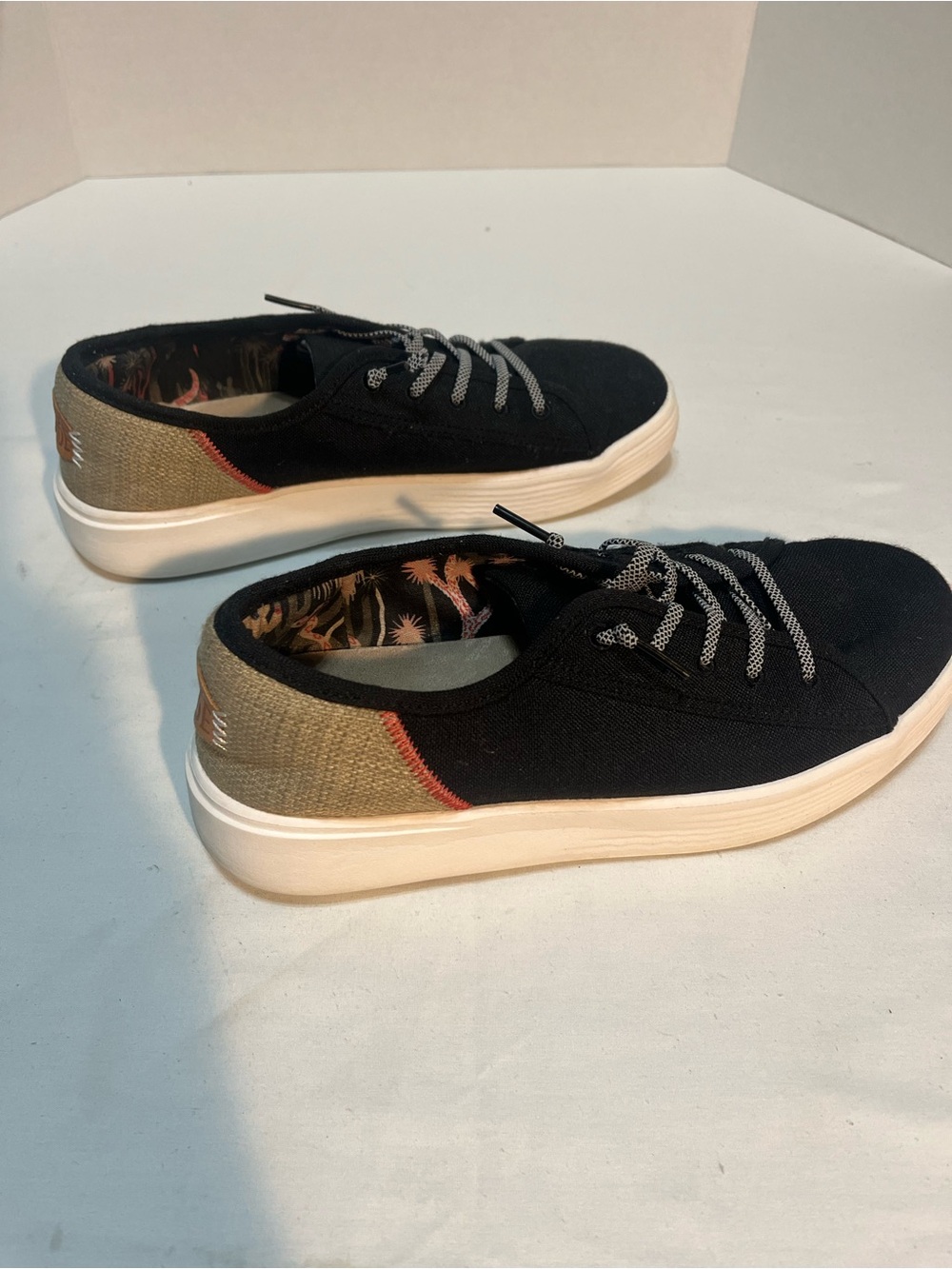 Hey Dude women’s black Canvas Sneakers with White Sole - Picture 3 of 6